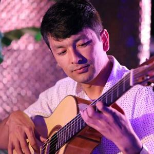 女孩子光溜溜在家里好吗
