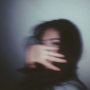 女孩子光溜溜在家里好吗
