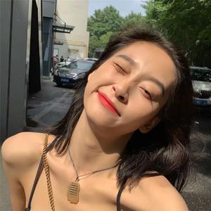 女孩子光溜溜在家里好吗
